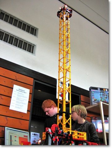 Johannes-Lauinger-01-Erbes-Buedesheim-2011 - Johannes Lauinger - Free Fall Tower